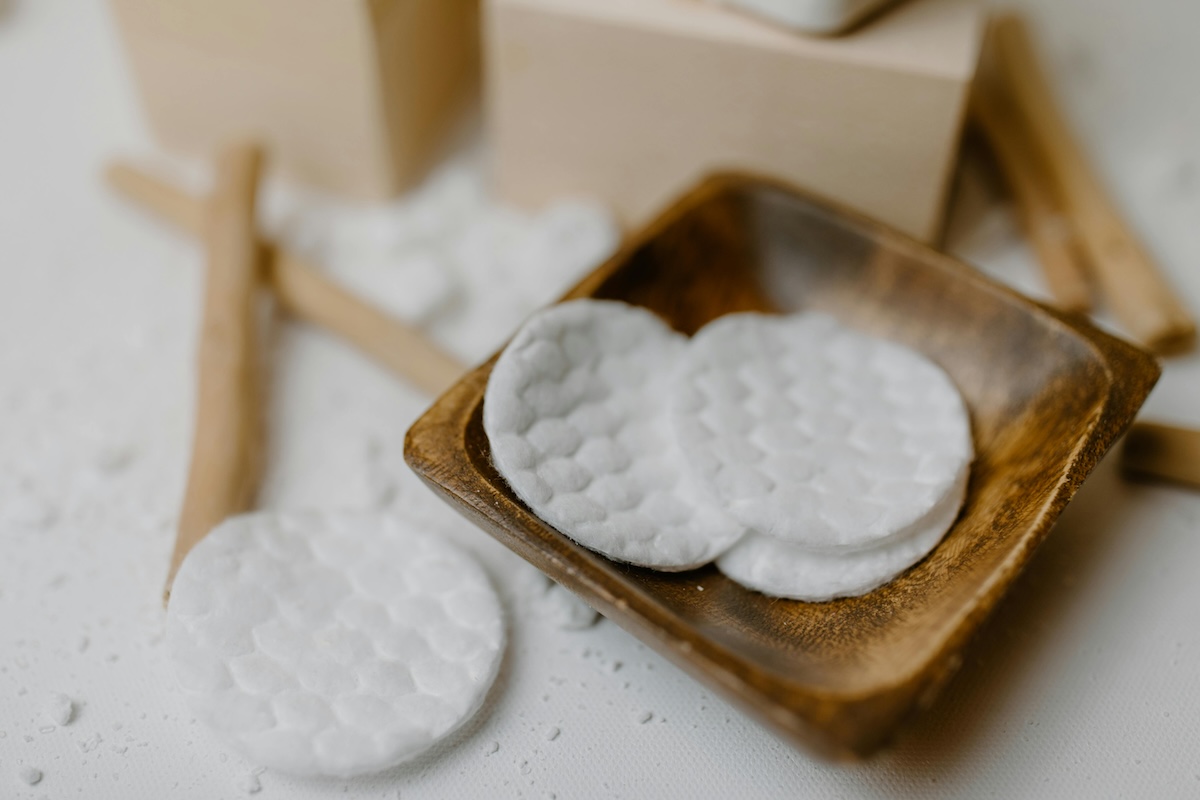 Facial cloths on a wooden ring dish